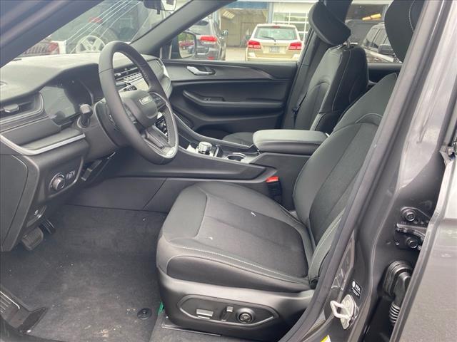 new 2025 Jeep Grand Cherokee car, priced at $41,782