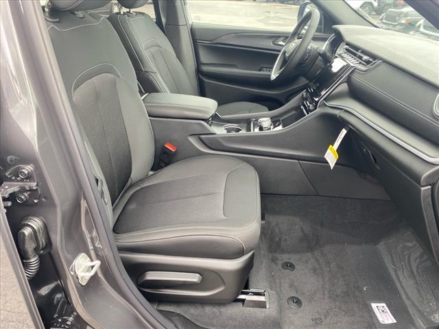 new 2025 Jeep Grand Cherokee car, priced at $41,782