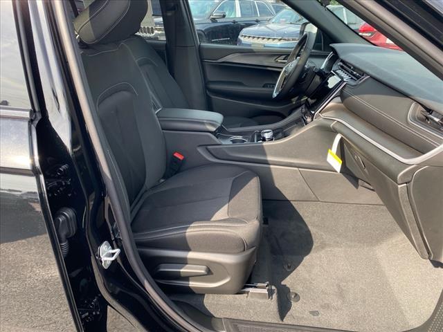 new 2025 Jeep Grand Cherokee car, priced at $44,170