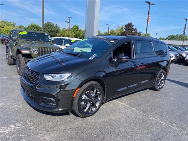 used 2022 Chrysler Pacifica car, priced at $36,871