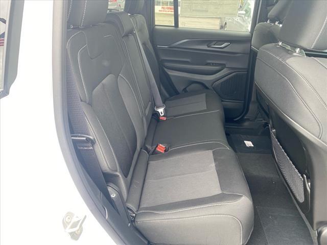 new 2025 Jeep Grand Cherokee car, priced at $41,177