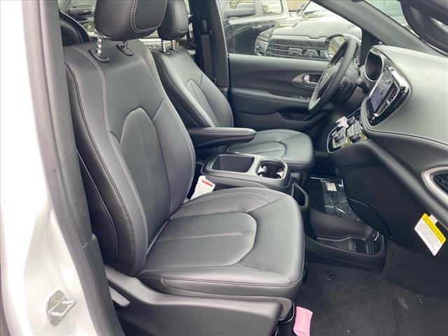 new 2026 Chrysler Pacifica car, priced at $48,785