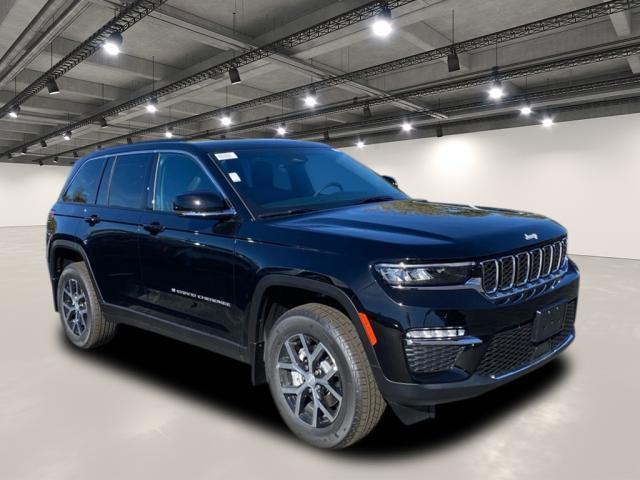 new 2025 Jeep Grand Cherokee car, priced at $45,670