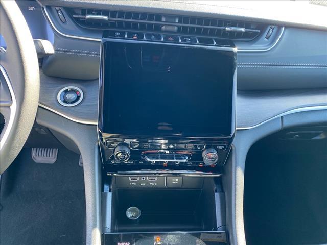 new 2025 Jeep Grand Cherokee car, priced at $45,670