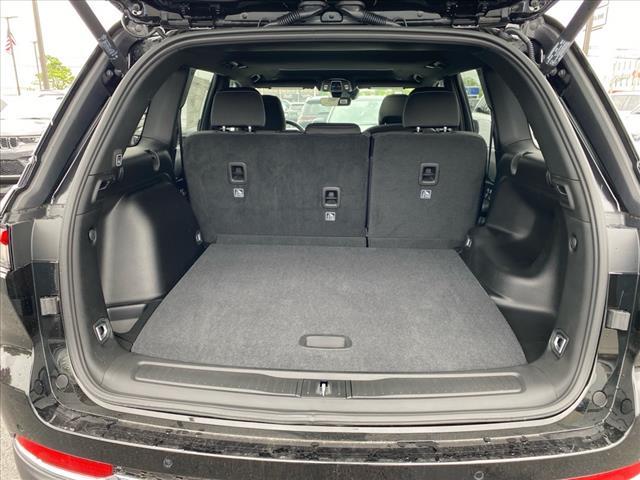 new 2025 Jeep Grand Cherokee car, priced at $41,772