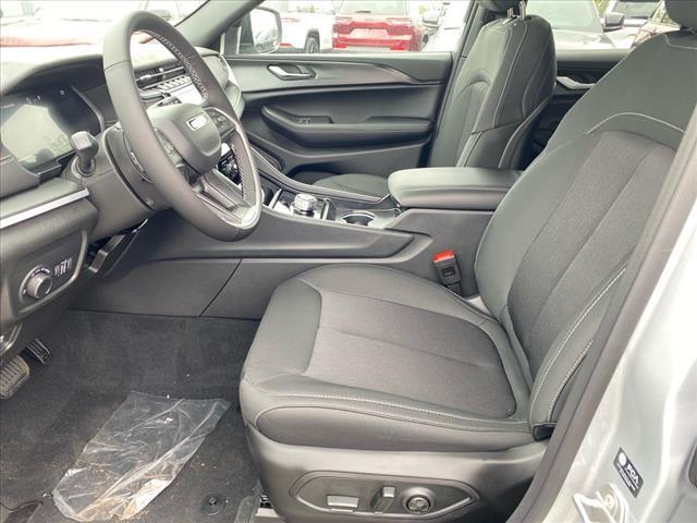 new 2025 Jeep Grand Cherokee car, priced at $41,772