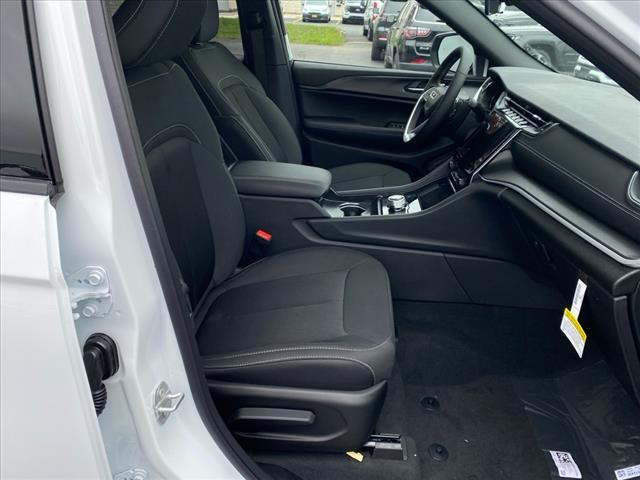 new 2025 Jeep Grand Cherokee L car, priced at $42,834