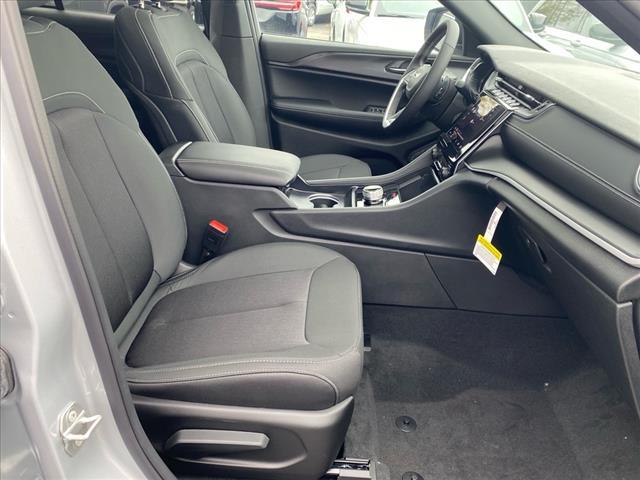 new 2025 Jeep Grand Cherokee car, priced at $41,920