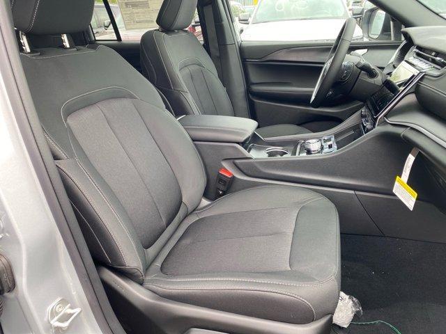 new 2025 Jeep Grand Cherokee car, priced at $41,772