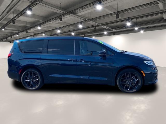 used 2022 Chrysler Pacifica car, priced at $42,991