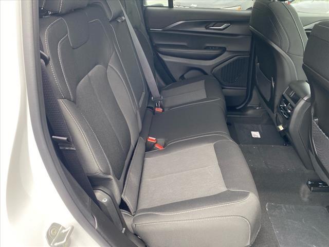 new 2025 Jeep Grand Cherokee car, priced at $43,575
