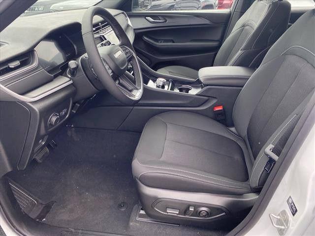 new 2025 Jeep Grand Cherokee car, priced at $43,575