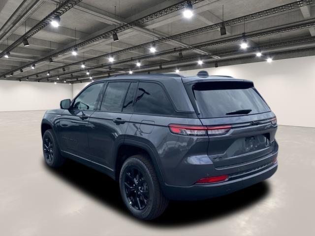 new 2025 Jeep Grand Cherokee car, priced at $42,699