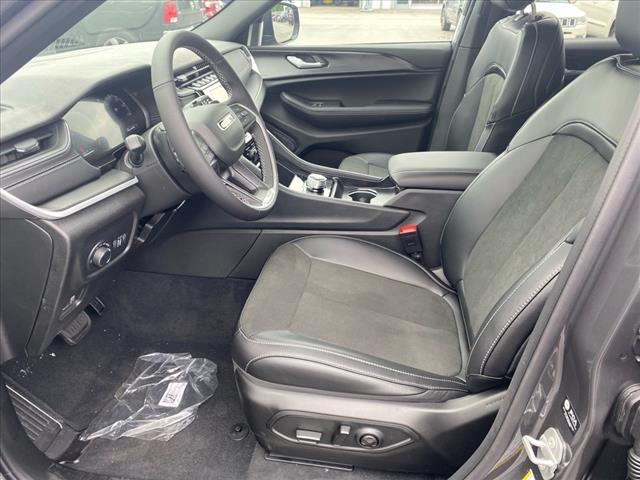 new 2025 Jeep Grand Cherokee car, priced at $42,699