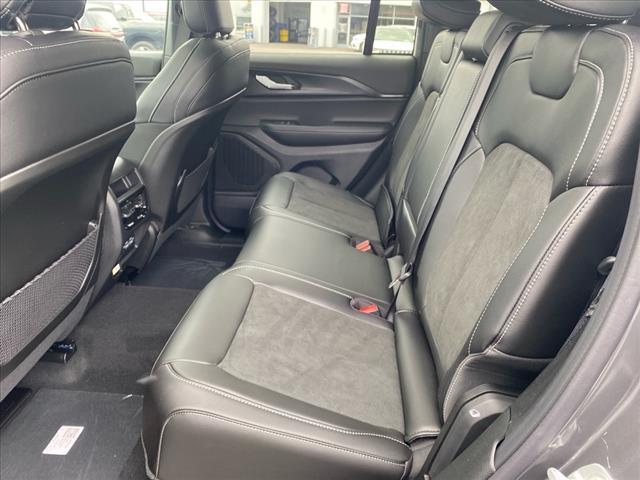 new 2025 Jeep Grand Cherokee car, priced at $42,699