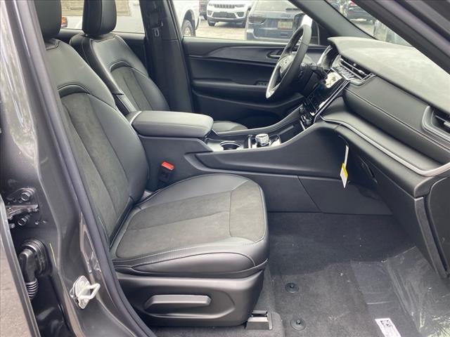 new 2025 Jeep Grand Cherokee car, priced at $48,375