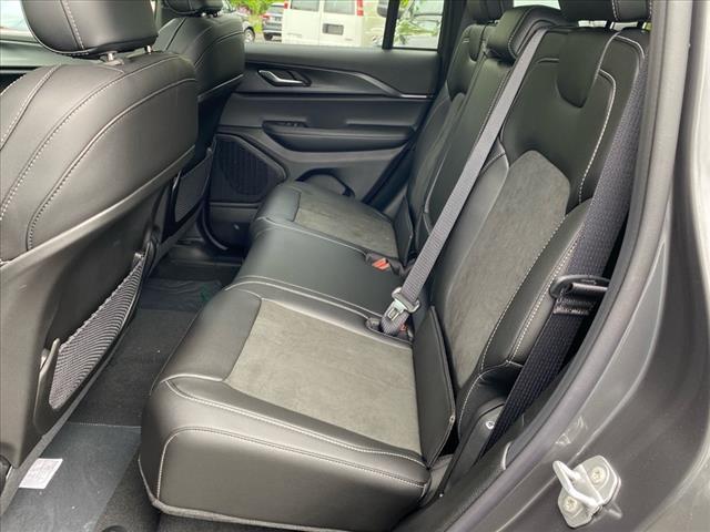 new 2025 Jeep Grand Cherokee car, priced at $48,375