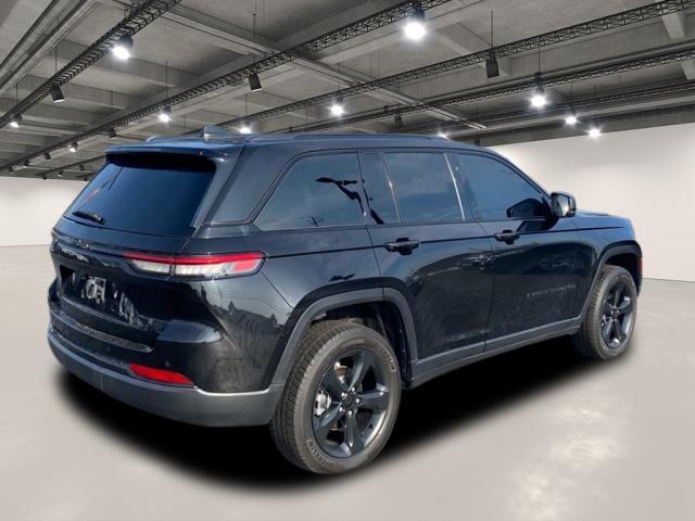 used 2022 Jeep Grand Cherokee car, priced at $34,677