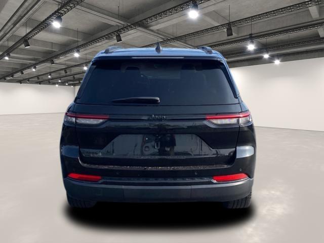 used 2022 Jeep Grand Cherokee car, priced at $34,677