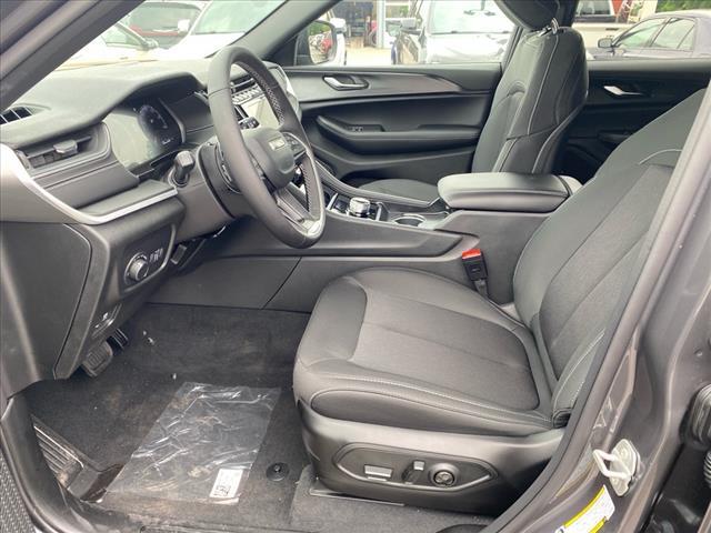 new 2025 Jeep Grand Cherokee car, priced at $40,420