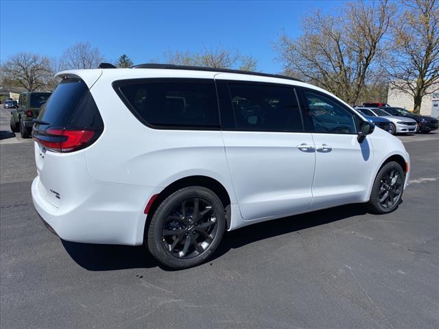 new 2024 Chrysler Pacifica car, priced at $52,794
