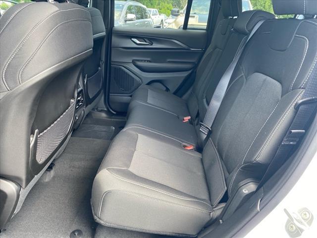 new 2025 Jeep Grand Cherokee car, priced at $39,825