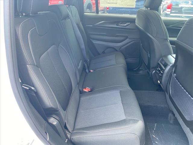 new 2025 Jeep Grand Cherokee car, priced at $39,825