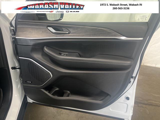 used 2022 Jeep Grand Cherokee car, priced at $29,843