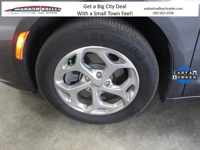 used 2021 Chrysler Pacifica car, priced at $35,483