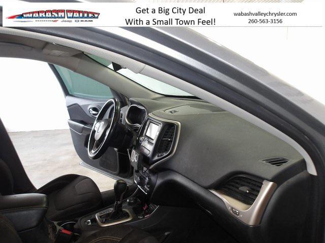used 2015 Jeep Cherokee car, priced at $7,867