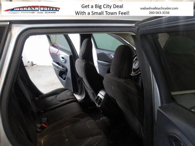 used 2015 Jeep Cherokee car, priced at $7,867
