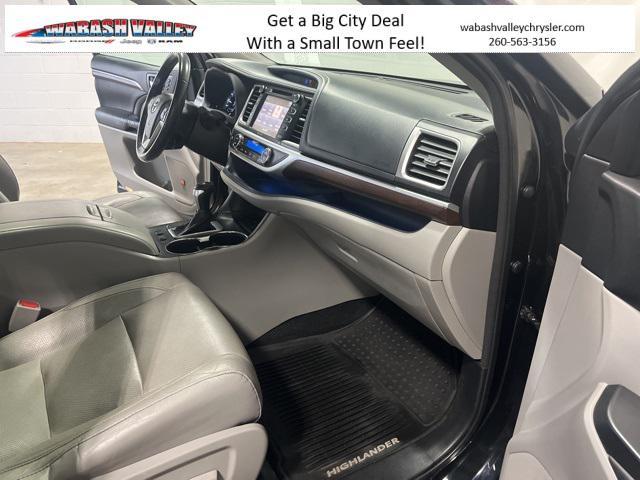 used 2015 Toyota Highlander car, priced at $15,239