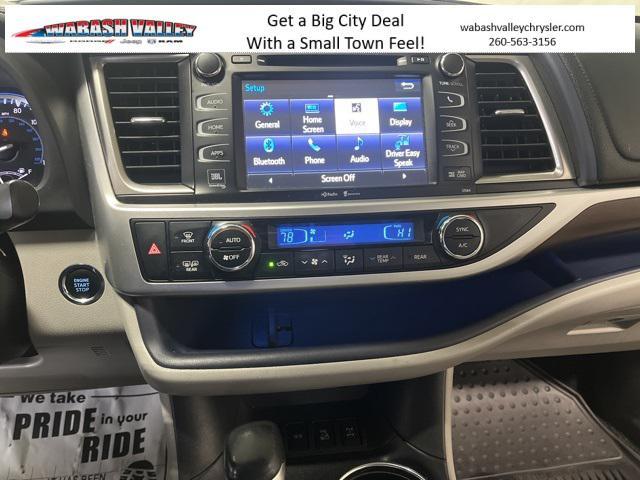 used 2015 Toyota Highlander car, priced at $15,239