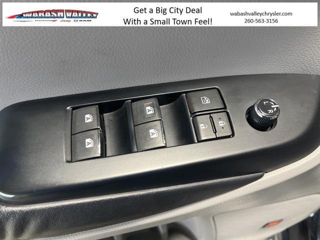 used 2015 Toyota Highlander car, priced at $15,239