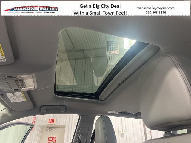 used 2015 Toyota Highlander car, priced at $15,239