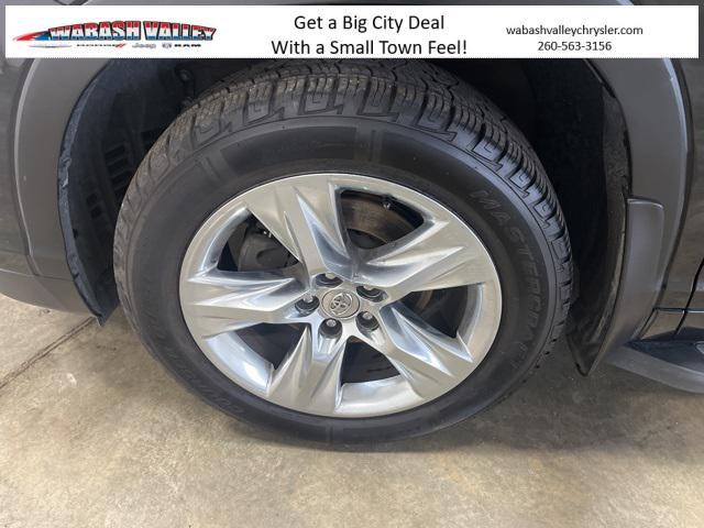 used 2015 Toyota Highlander car, priced at $15,239