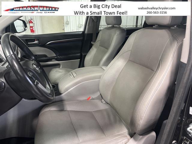 used 2015 Toyota Highlander car, priced at $15,239