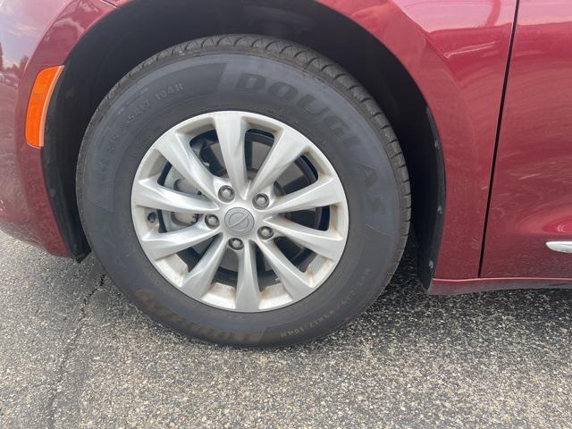 used 2019 Chrysler Pacifica car, priced at $20,624