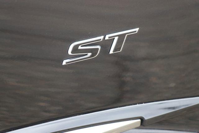 new 2025 Buick Envision car, priced at $42,539