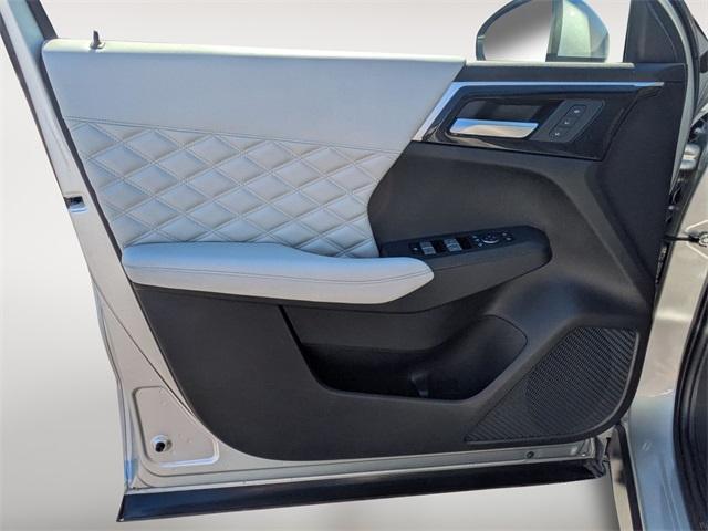 used 2023 Mitsubishi Outlander car, priced at $28,156