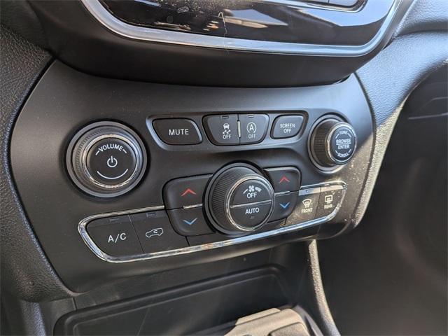 used 2022 Jeep Cherokee car, priced at $23,287