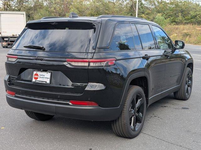 new 2025 Jeep Grand Cherokee car, priced at $53,756