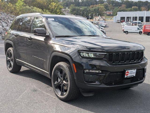new 2025 Jeep Grand Cherokee car, priced at $53,756