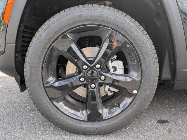 new 2025 Jeep Grand Cherokee car, priced at $53,756