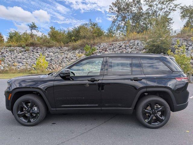 new 2025 Jeep Grand Cherokee car, priced at $53,756