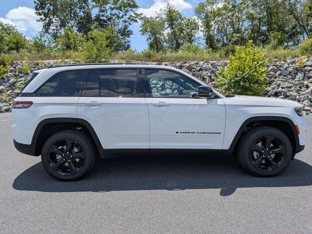 new 2025 Jeep Grand Cherokee car, priced at $43,898
