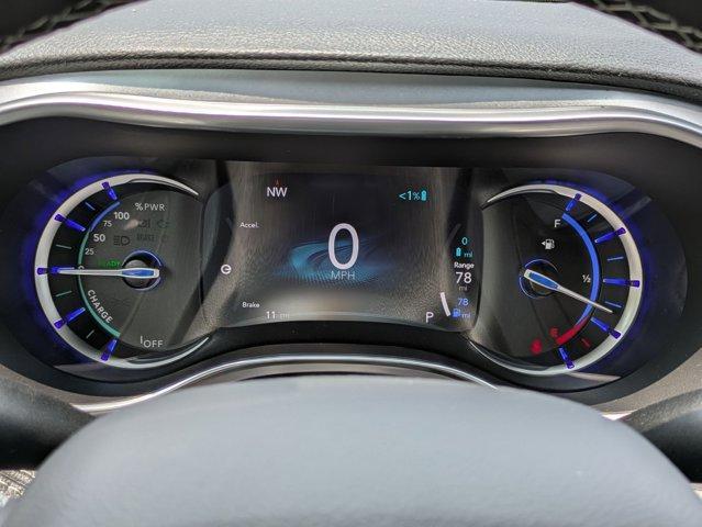 new 2025 Chrysler Pacifica Hybrid car