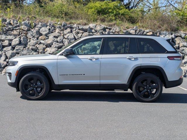 new 2025 Jeep Grand Cherokee car, priced at $43,358