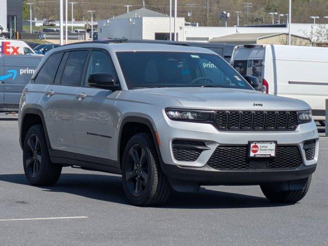 new 2025 Jeep Grand Cherokee car, priced at $43,358