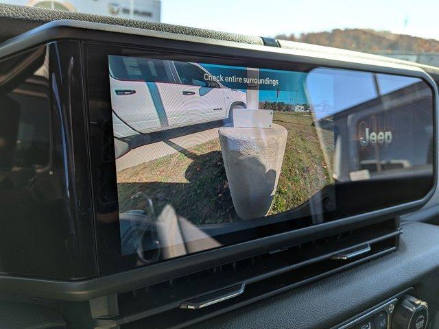 new 2025 Jeep Gladiator car, priced at $44,413